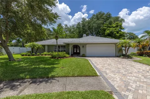 10008 Linden Place Dr, Seminole, FL 33776