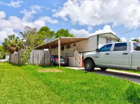 635 River Village Dr, Tarpon Springs, FL 34689