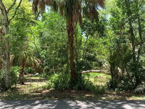 Center Avenue, Tarpon Springs, FL 34689