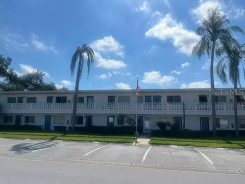 8405 112th St #109, Seminole, FL 33772