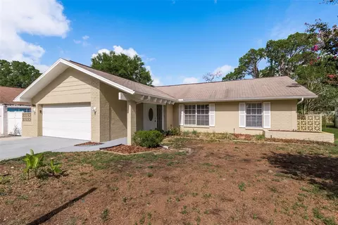 3129 Jarvis St, Holiday, FL 34690