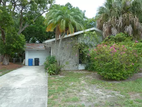 8302 N Flintrock Ct, Tampa, FL 33615