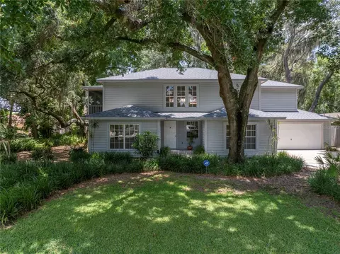 2113 W Country Club Dr, Tampa, FL 33612