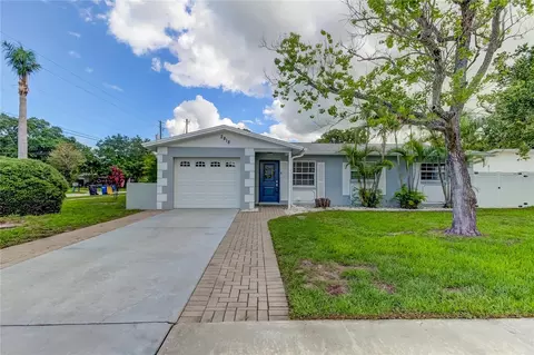 2818 Saint John Dr, Clearwater, FL 33759