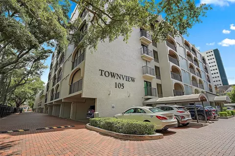 105 4th Ave NE #403, Saint Petersburg, FL 33701