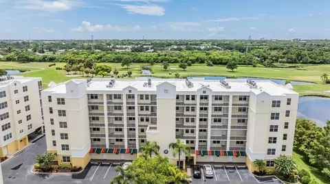 1200 Country Club Dr #6501, Largo, FL 33771