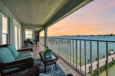 380 8th Ave N #5, Tierra Verde, FL 33715