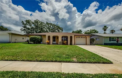 3430 Cockatoo Dr, Holiday, FL 34690