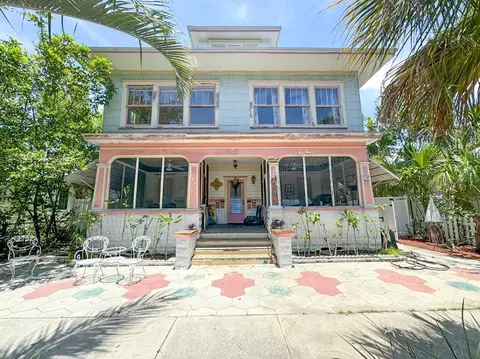 421 10th Ave N, Saint Petersburg, FL 33701
