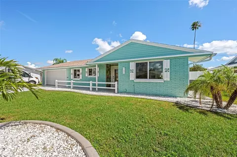 621 Oakmont Ave, Sun City Center, FL 33573