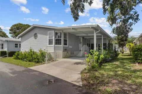 585 Sky Harbor Dr #220, Clearwater, FL 33759