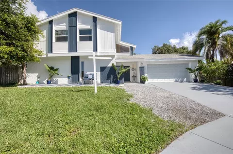 2725 Long Point Ln, Palm Harbor, FL 34684