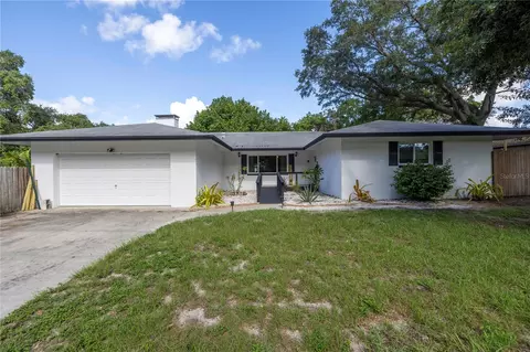545 63rd St S, Saint Petersburg, FL 33707