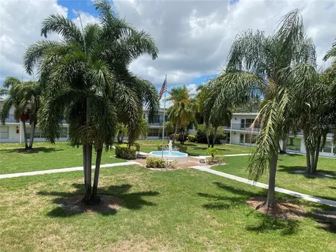 3100 Hartford St N #205, Saint Petersburg, FL 33713