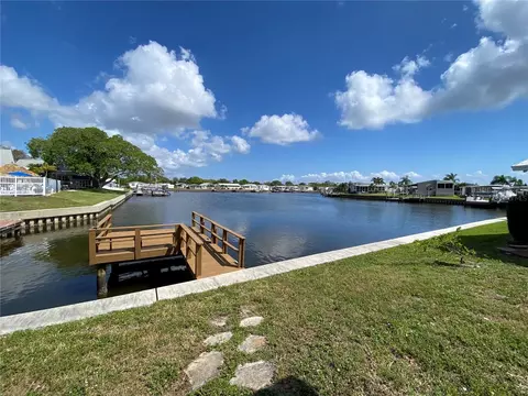 148 Americana Ct NE #228, Saint Petersburg, FL 33702