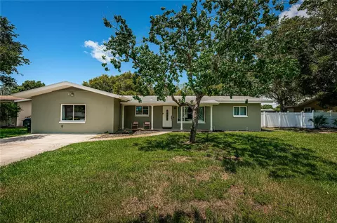 516 7th Ave SW, Largo, FL 33770
