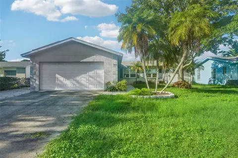 9472 86th Ave, Seminole, FL 33777