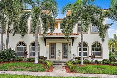 608 2nd St N, Saint Petersburg, FL 33701