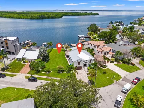 1953 Arrowhead Dr NE, Saint Petersburg, FL 33703