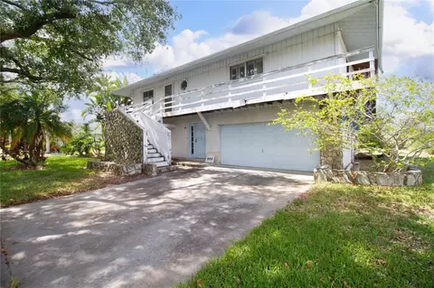 904 Bayshore Dr, Terra Ceia, FL 34250