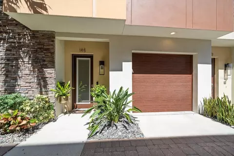 145 5th Ave NE, Saint Petersburg, FL 33701