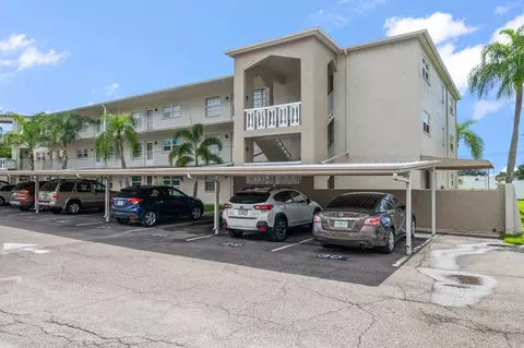 952 Virginia St #210, Dunedin, FL 34698