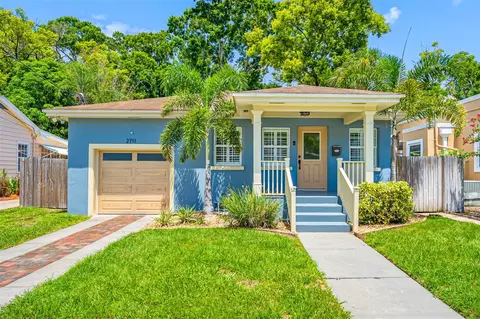 2711 N Essex Ct, Tampa, FL 33602