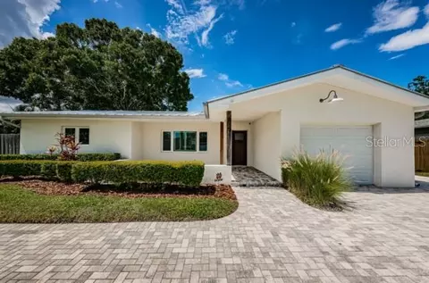 815 44th Ave NE, Saint Petersburg, FL 33703