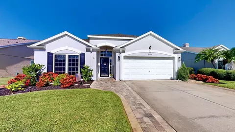29509 Morningmist Dr, Wesley Chapel, FL 33543