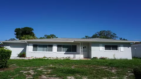 932 Fountainhead Dr, Largo, FL 33770