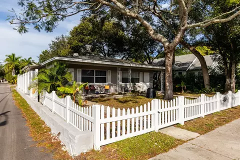 863 24th Ave N, Saint Petersburg, FL 33704