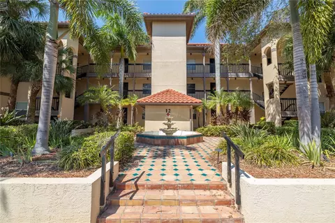 2400 Feather Sound Dr #1227, Clearwater, FL 33762