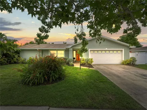 2970 Leisure Ct, Dunedin, FL 34698