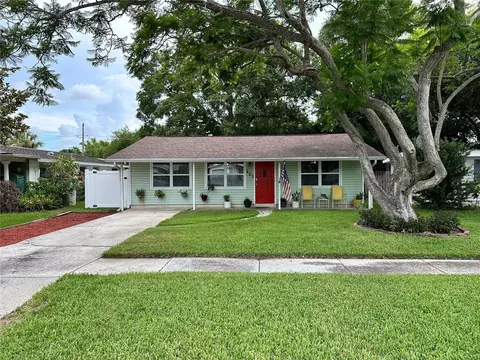 666 NW Boulevard Blvd N, Saint Petersburg, FL 33702