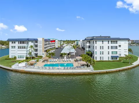 5955 30th Ave S #406, Gulfport, FL 33707