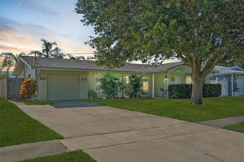 557 E Park Dr, Largo, FL 33771