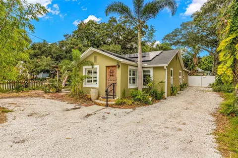 825 Carolina Ave, Tarpon Springs, FL 34689