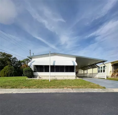 13225 101st St #327, Largo, FL 33773