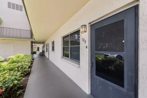 5971 Terrace Park Dr N #104, Saint Petersburg, FL 33709