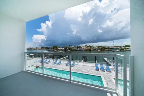 415 Island Way #202, Clearwater, FL 33767