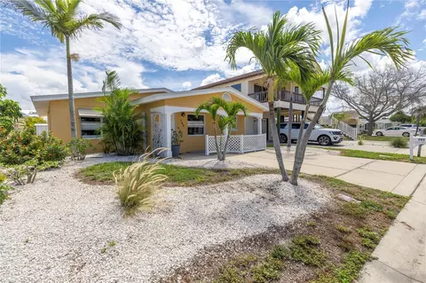 704 180th Ave E, Redington Shores, FL 33708