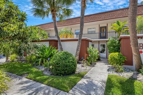 2750 E Bay Dr #4B, Largo, FL 33771
