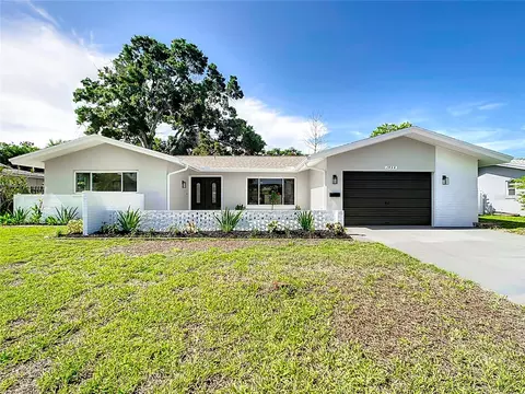 1424 62nd Pl S, Saint Petersburg, FL 33705