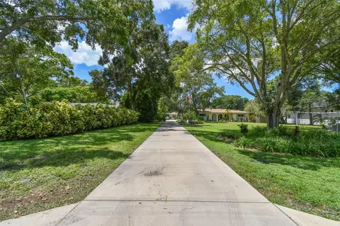 10710 Nina St, Largo, FL 33778