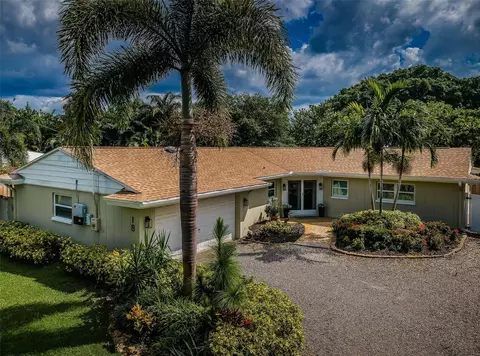 18 Bel Forest Dr, Belleair Bluffs, FL 33770