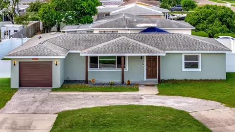 6198 46th Ave N, Kenneth City, FL 33709