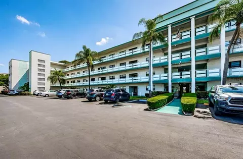 5970 N 80th St N #112, Saint Petersburg, FL 33709