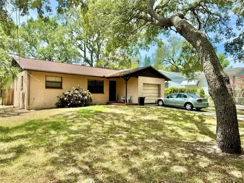 616 Boston St, Tarpon Springs, FL 34689