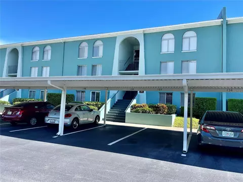 275 114th Ave N #1, Saint Petersburg, FL 33716