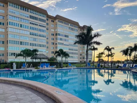 5108 Brittany Dr S #603, Saint Petersburg, FL 33715